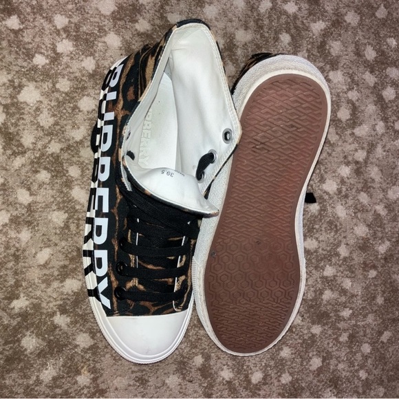COPY - Men's Leopard Logo Burberry High Top Fashion
Sneakers 39.5 - Picture 5 of 6